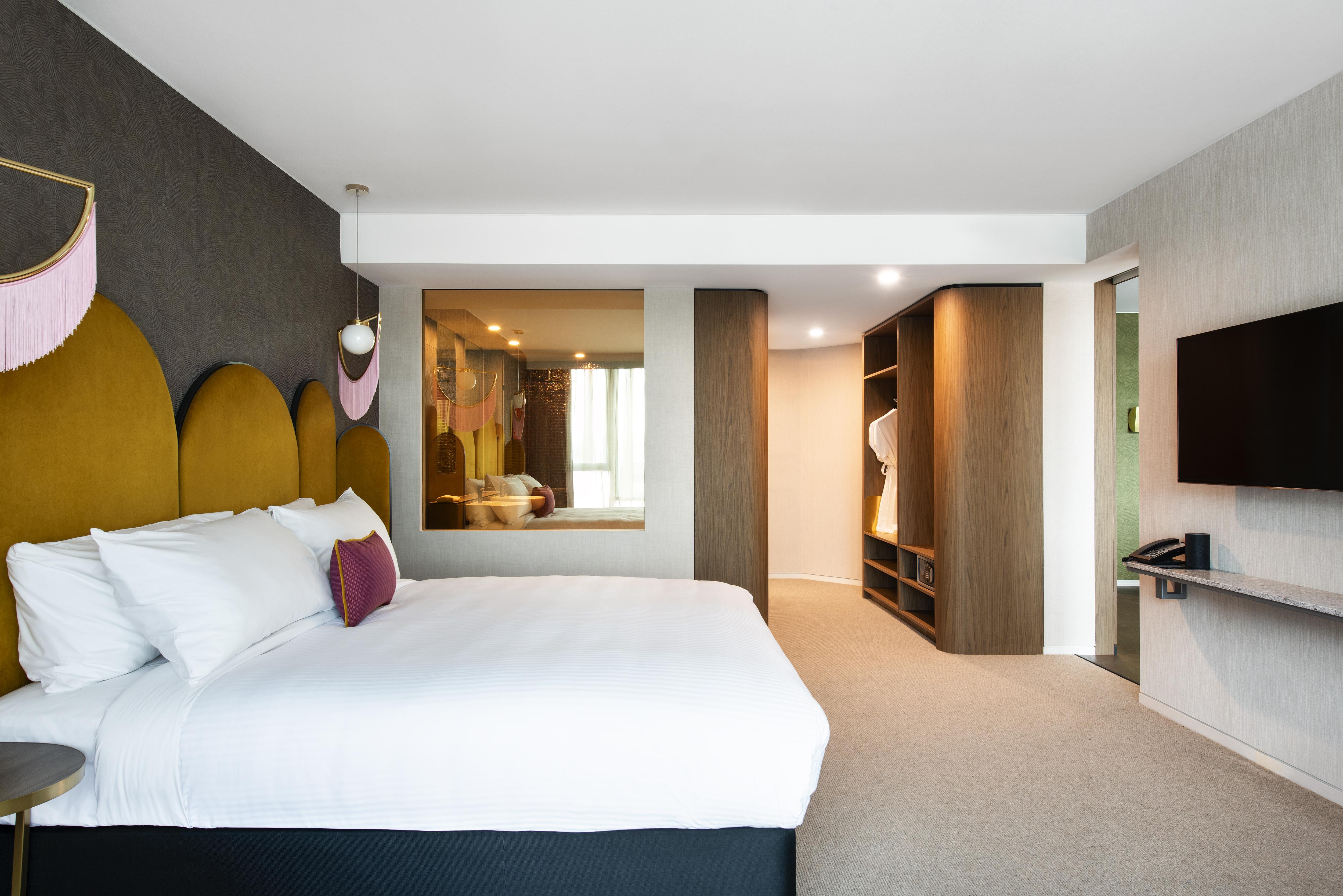 Ovolo The Valley Brisbane Exteriér fotografie A bedroom at the Hotel