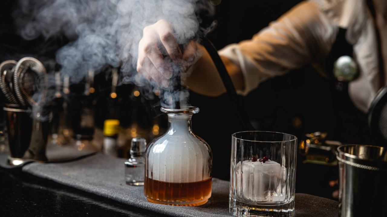 Ovolo The Valley Brisbane Exteriér fotografie Smoke being used in a cocktail
