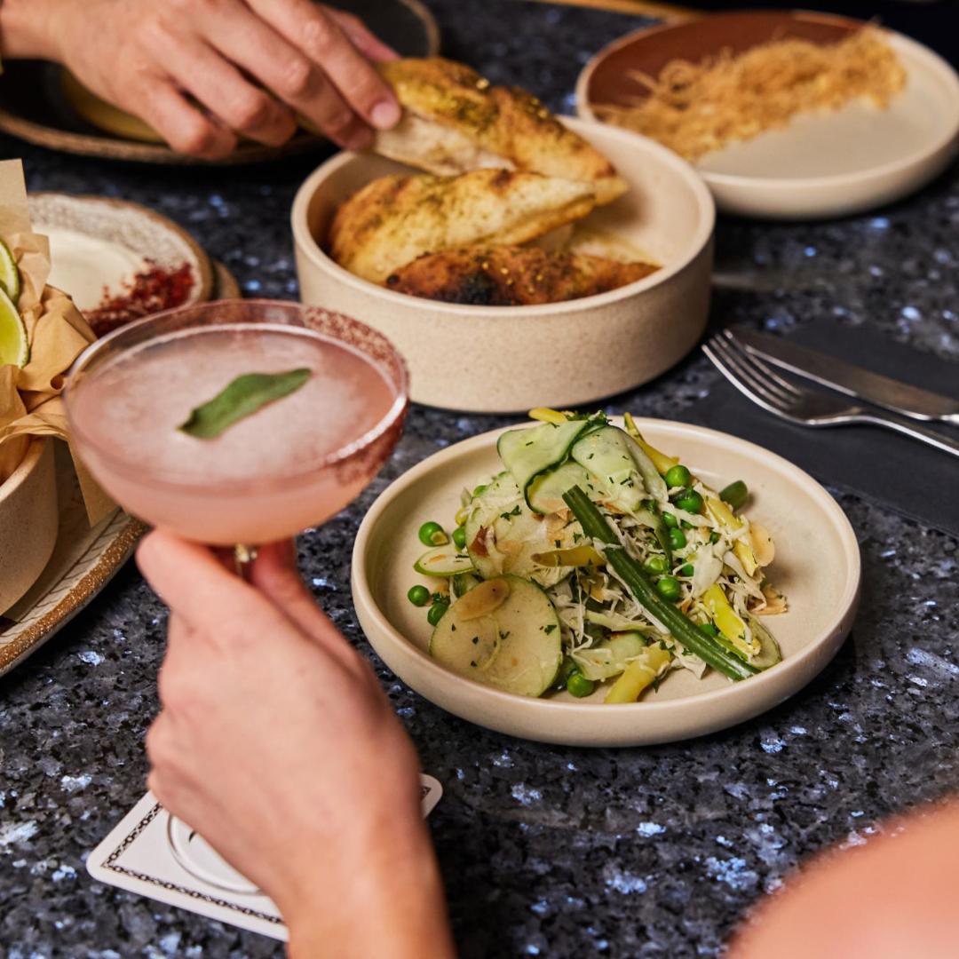 Ovolo The Valley Brisbane Exteriér fotografie A cucumber and green bean salad