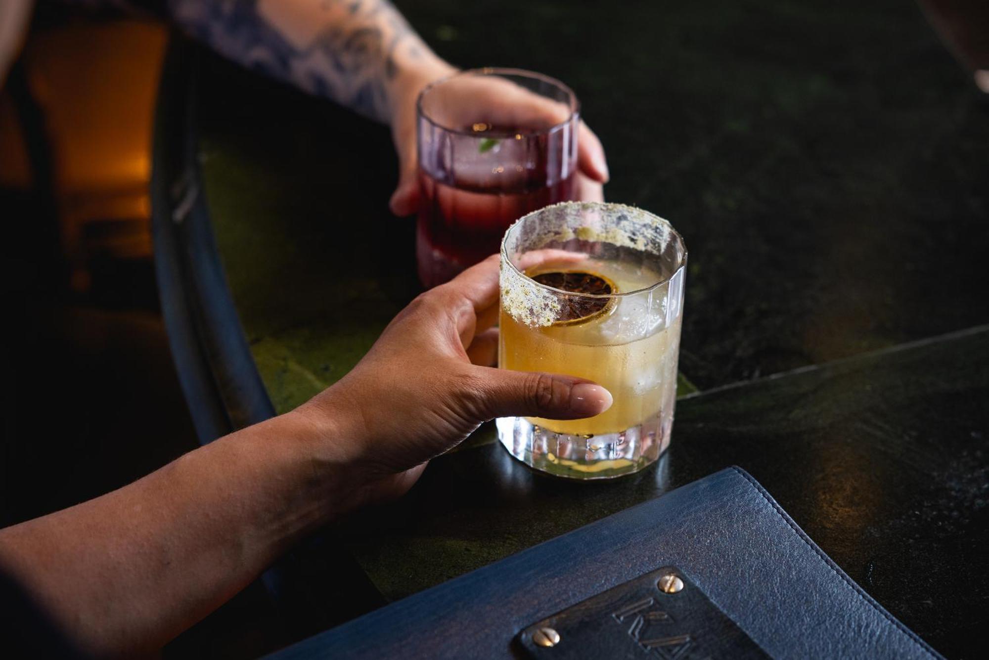 Ovolo The Valley Brisbane Exteriér fotografie A whiskey sour