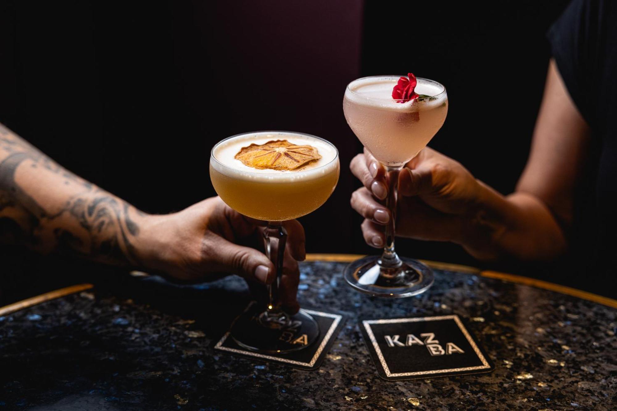 Ovolo The Valley Brisbane Exteriér fotografie Two cocktails at KAZEA