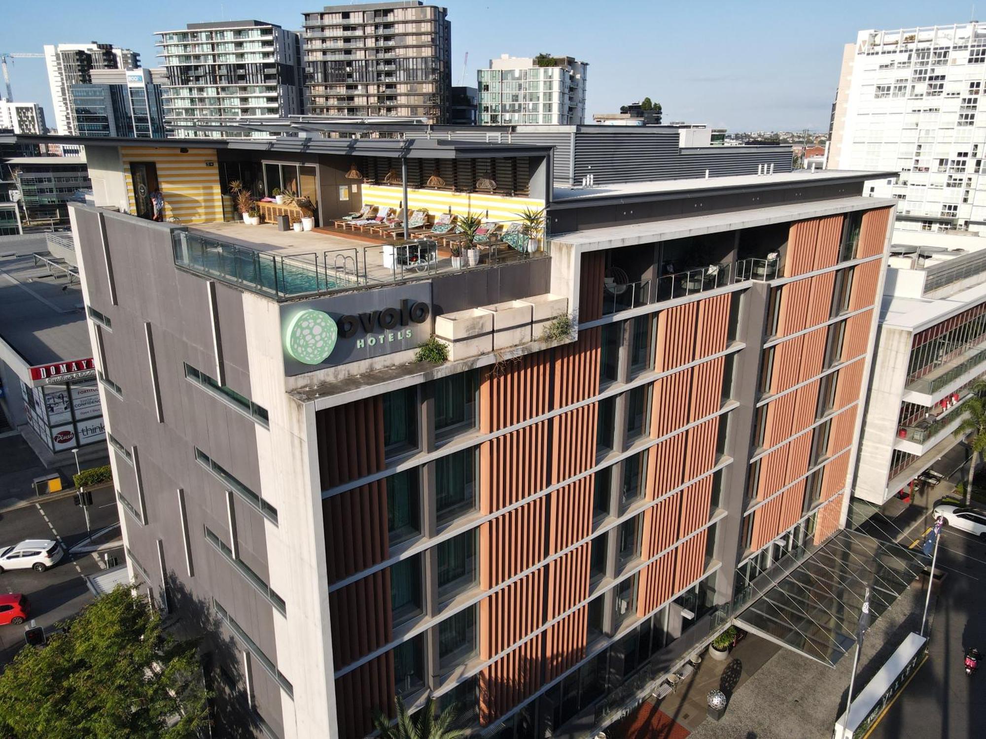 Ovolo The Valley Brisbane Exteriér fotografie The Hotel's rooftop pool