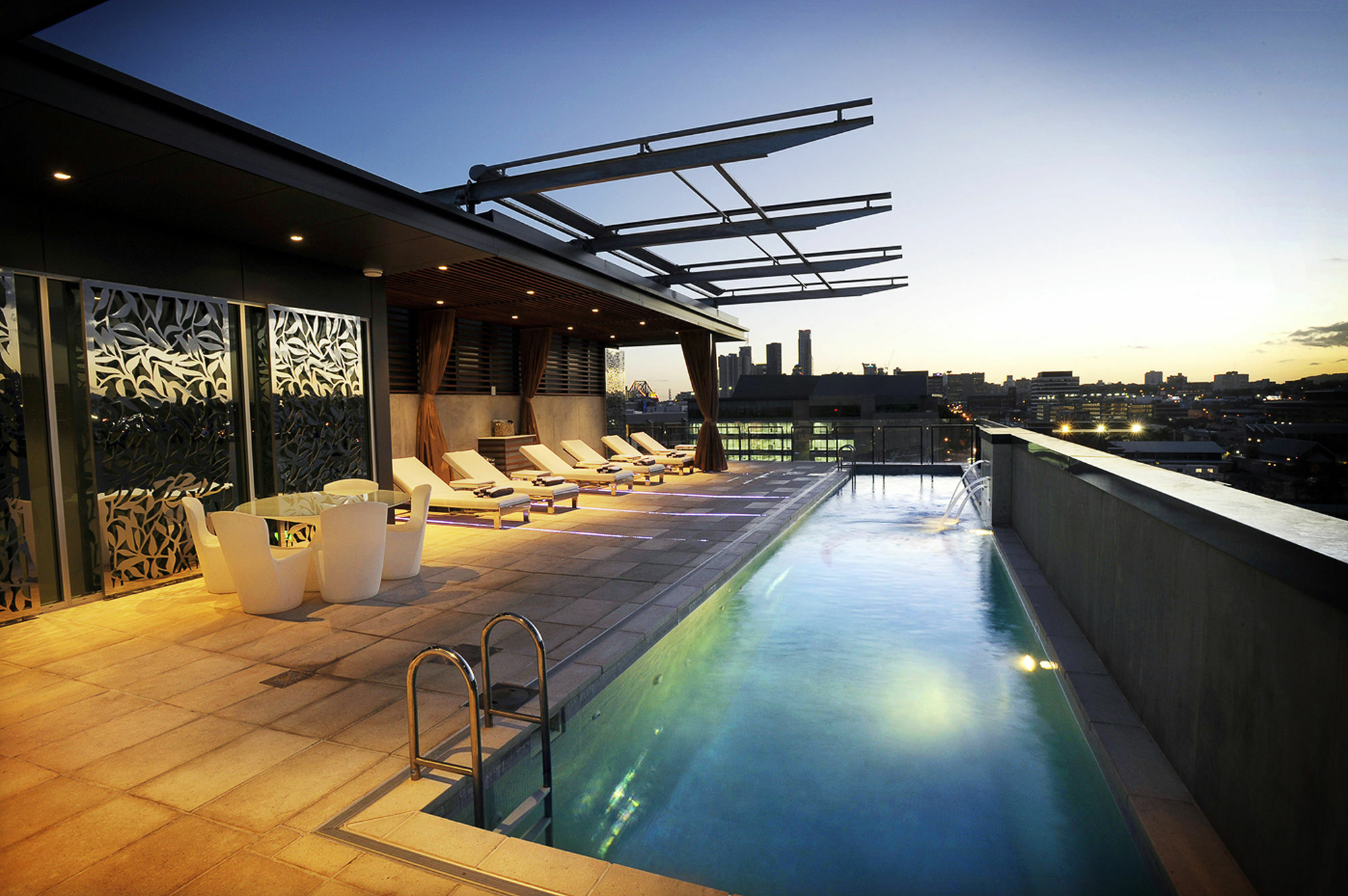 Ovolo The Valley Brisbane Exteriér fotografie Rooftop pool at the Mandarin Oriental, Barcelona